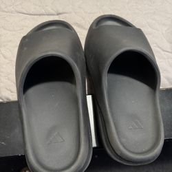 Adidas, Yezzy slides size 9