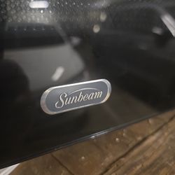 Sunbeam microwaves 900 watts - used clean working condition