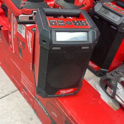 Milwaukee M12 Radio Bluetooth Speaker And Battery Charger 