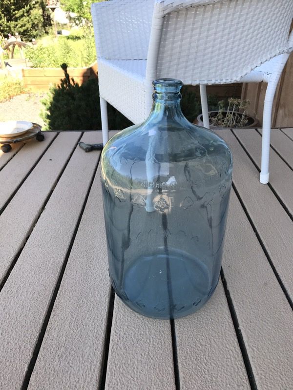 Glass water jug arrowhead BLUE 20" x 10" no chips or cracks