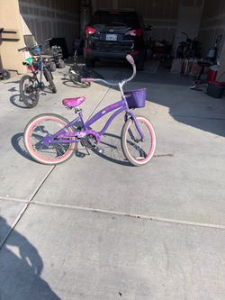 Girls beach cruiser