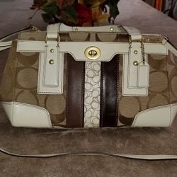 Genuine Coach Handbag - Signature C Hampton Canvas And Leather Bag