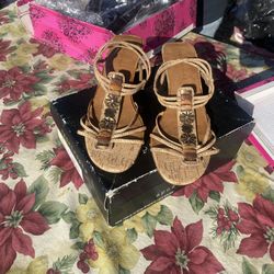 women’s sandals size 7.5 *NEW*