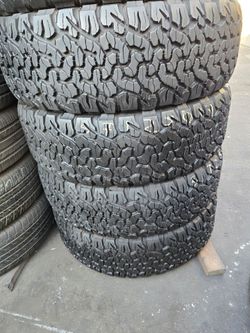 SIZE 37X12.50/17 BFGOODRICH KO2 AT GOOD CONDITION
