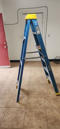6 ft fiberglass ladder