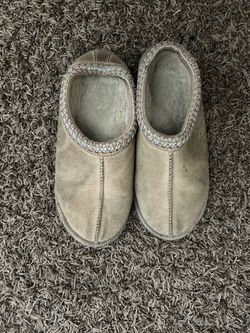 Very used Ugg slippers