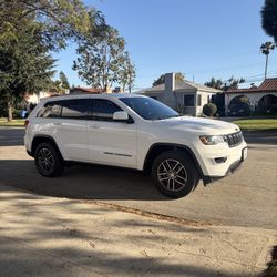 Jeep Grand Cherokee Laredo 2020