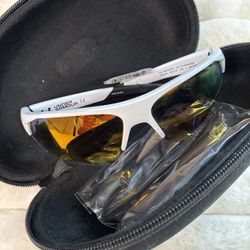 Under Armour UA Playmaker Sunglasses White/Baseball Tune