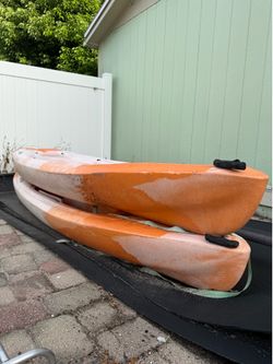 Kayak with 2 pedals