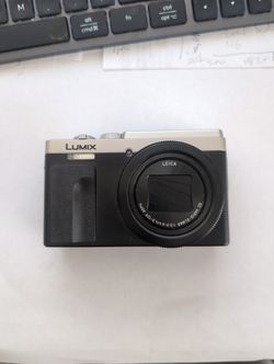 Panasonic Lumix DC-ZS80D 30x Zoom Point & Shoot - Barely Used, Mint + Condition