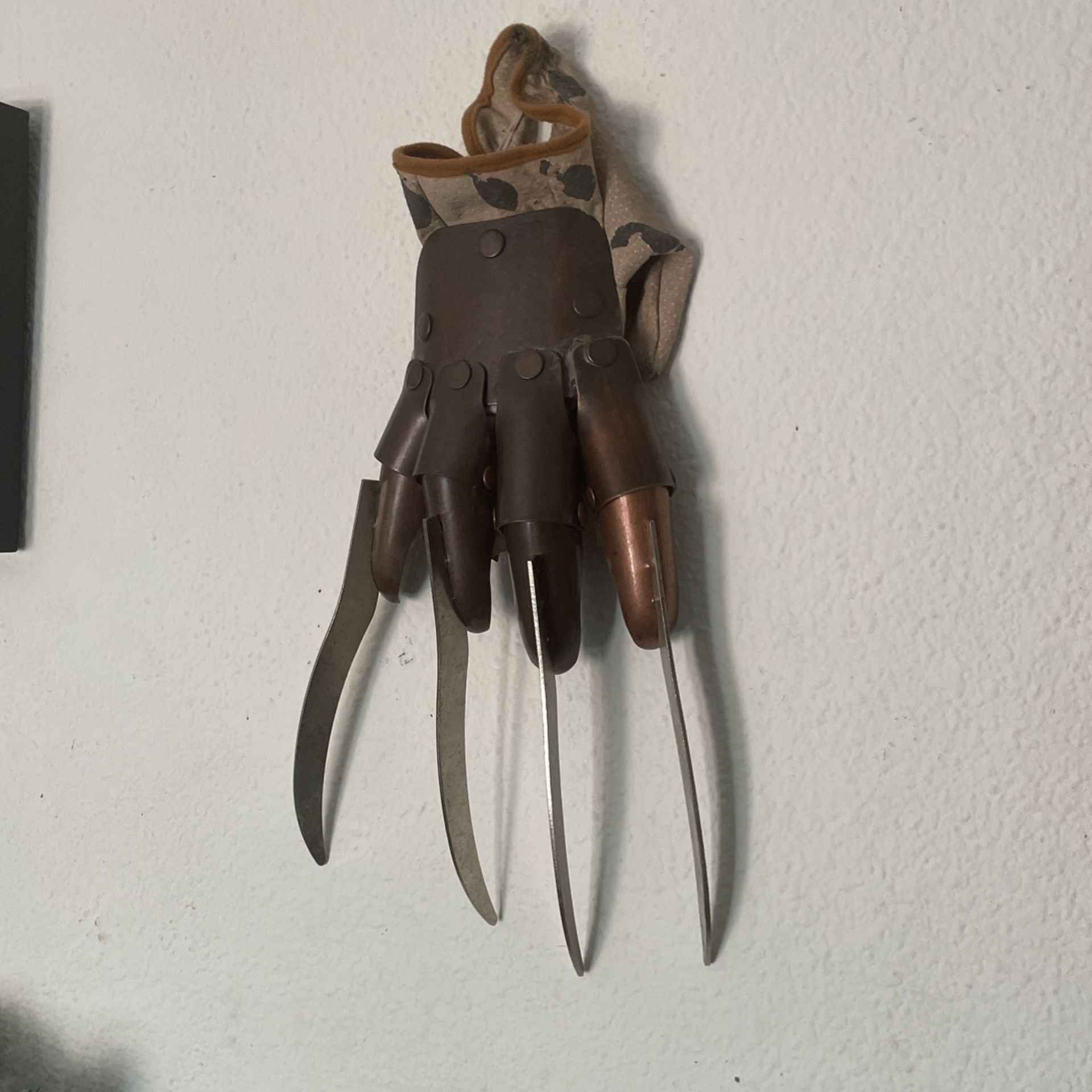 Freddy Krueger Glove