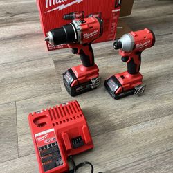 Milwaukee M18 18-Volt Lithium-Ion Brushless Cordless Compact Hammer Drill/Impact Combo Kit (2-Tool) with (2) Batteries, Bag