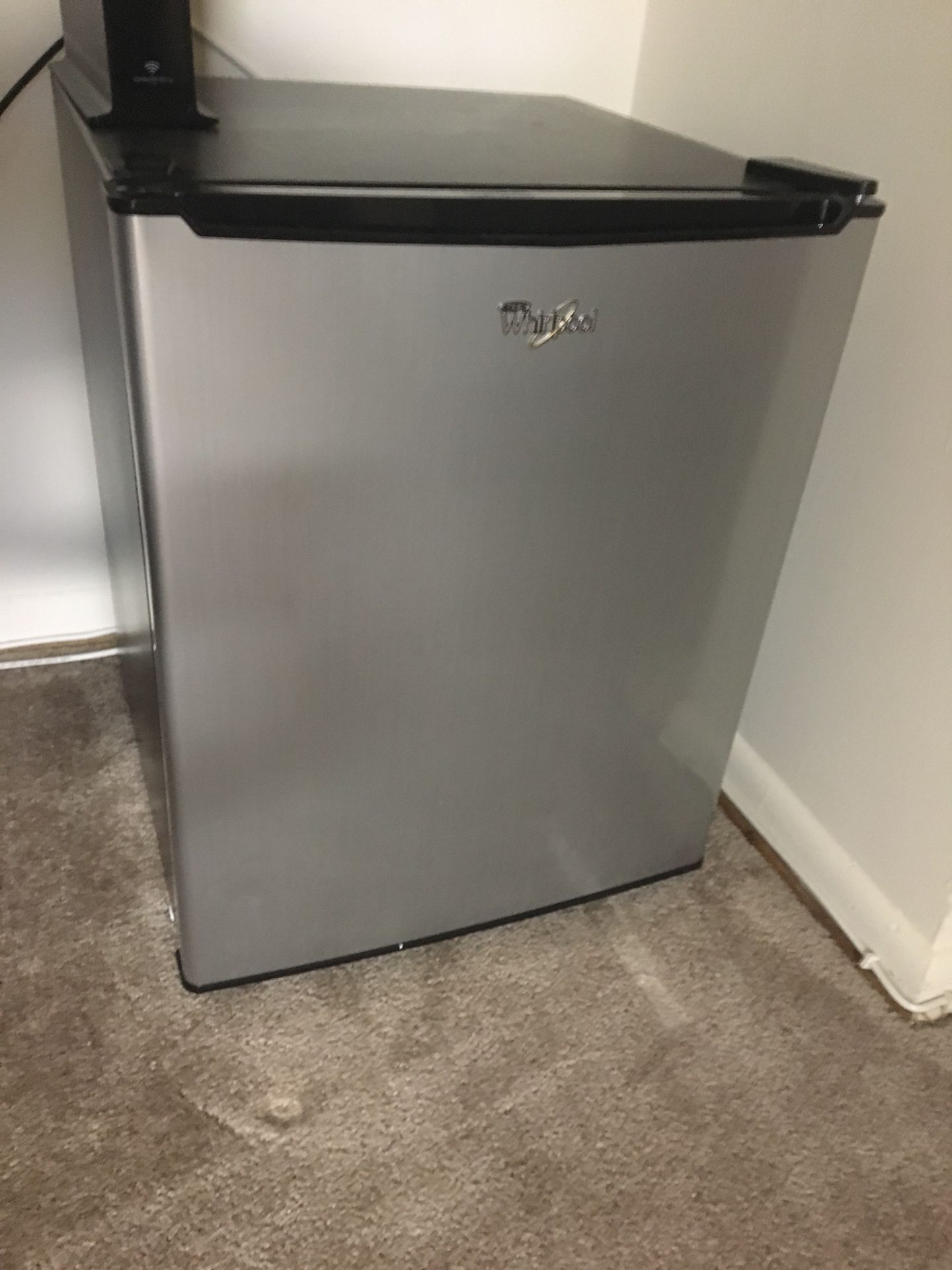 Whirlpool mini fridge