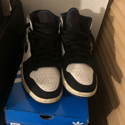 PICKUP ONLY 7.5 Nike Air Jordan 1 Mid SE Hype White Royal Blac