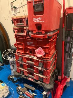 Milwaukee pack out  with ice chest
