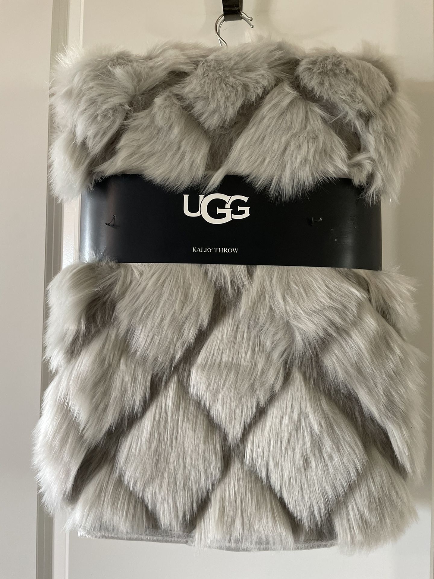 Ugg Kaley Throw Gray 50 x70 Brand New retails 130 asking 90 for Sale in Thornton CO OfferUp
