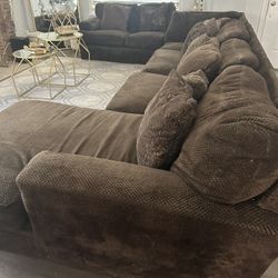 Brown Couch/Sofa