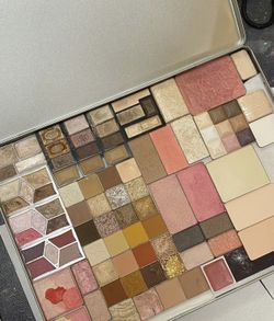 Empty Magnetic Plastic Eyeshadow Makeup Palette