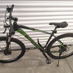 Schwinn Mountain Bike 29"