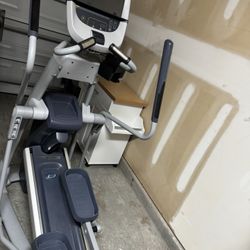 Precor EFX 835 Commercial Series Elliptical Fitness Crosstrainer