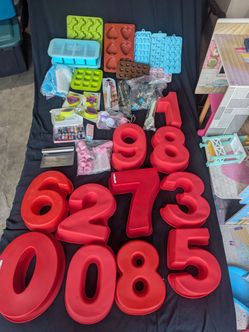 Molds and Baking Accessories