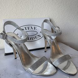 Steve Madden Disco Silver Heels - Size 9