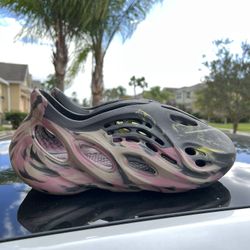 Yeezy Foam Runner MX Carbon