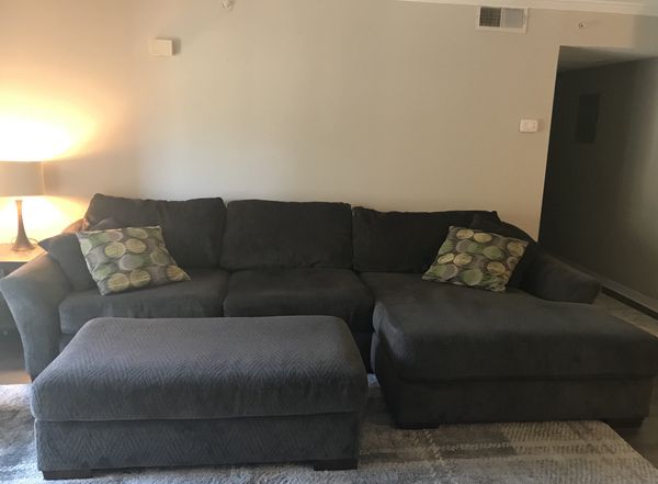 Kroehler Oasis Gray Sectional With Ottoman For Sale In Sarasota