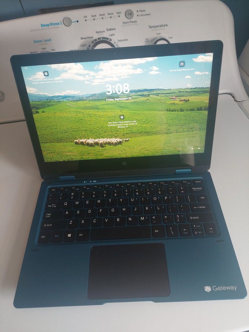 Gateway Fold Up Laptop Windoww 11 2022 Model