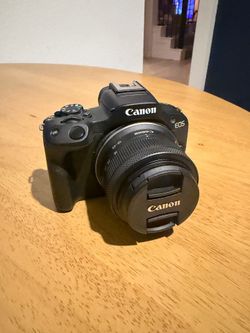 Canon EOS R50 Mirrorless Camera + 2 Batteries + Bag – Like New