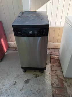 Portable dishwasher