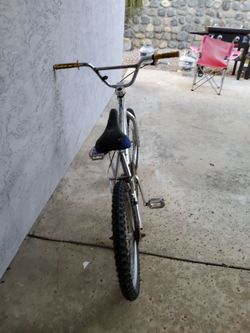 1990 diamond back bmx/street bike (NOT FREE SEND TRADES)