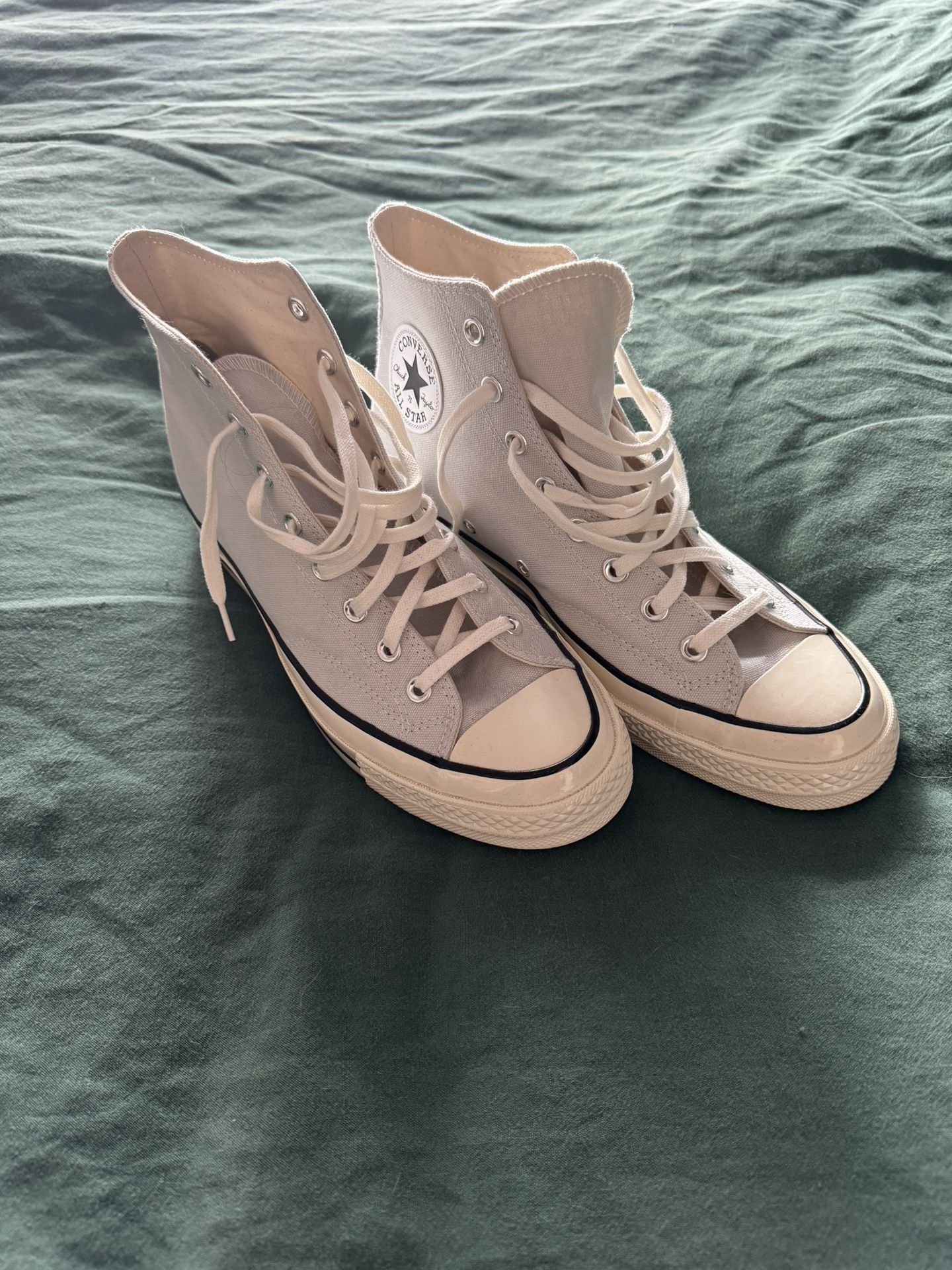 Men’s Converse Size 9