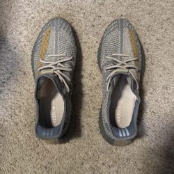 Yeezy 350 V2 Israfil
