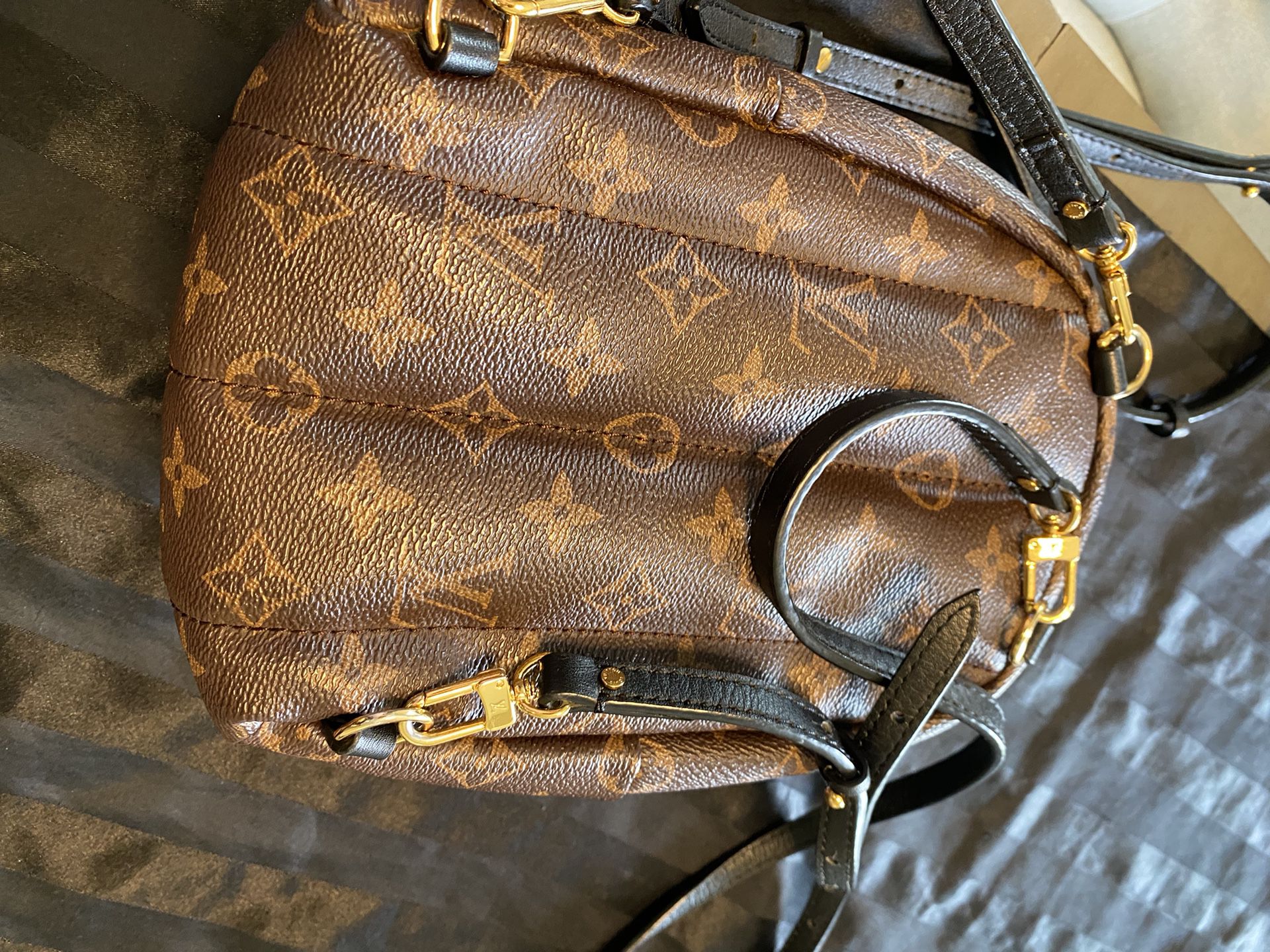 Louis Vuitton Medium Handbag for Sale in Frisco, TX - OfferUp