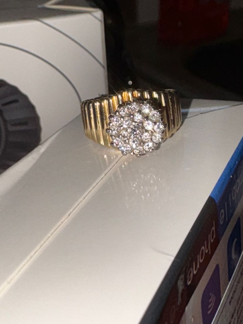 14K Yellow Gold .75 ct tw Diamond Cluster