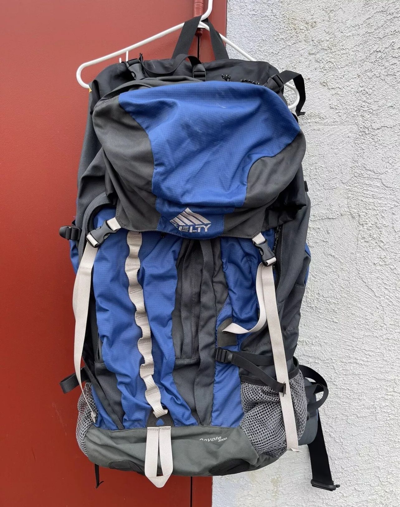 Kelty Coyote 4900 Backpacking Backpack 80l