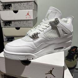 Jordan Retro 4 “ PURE Money” Men’s SZ 8,10 💴 