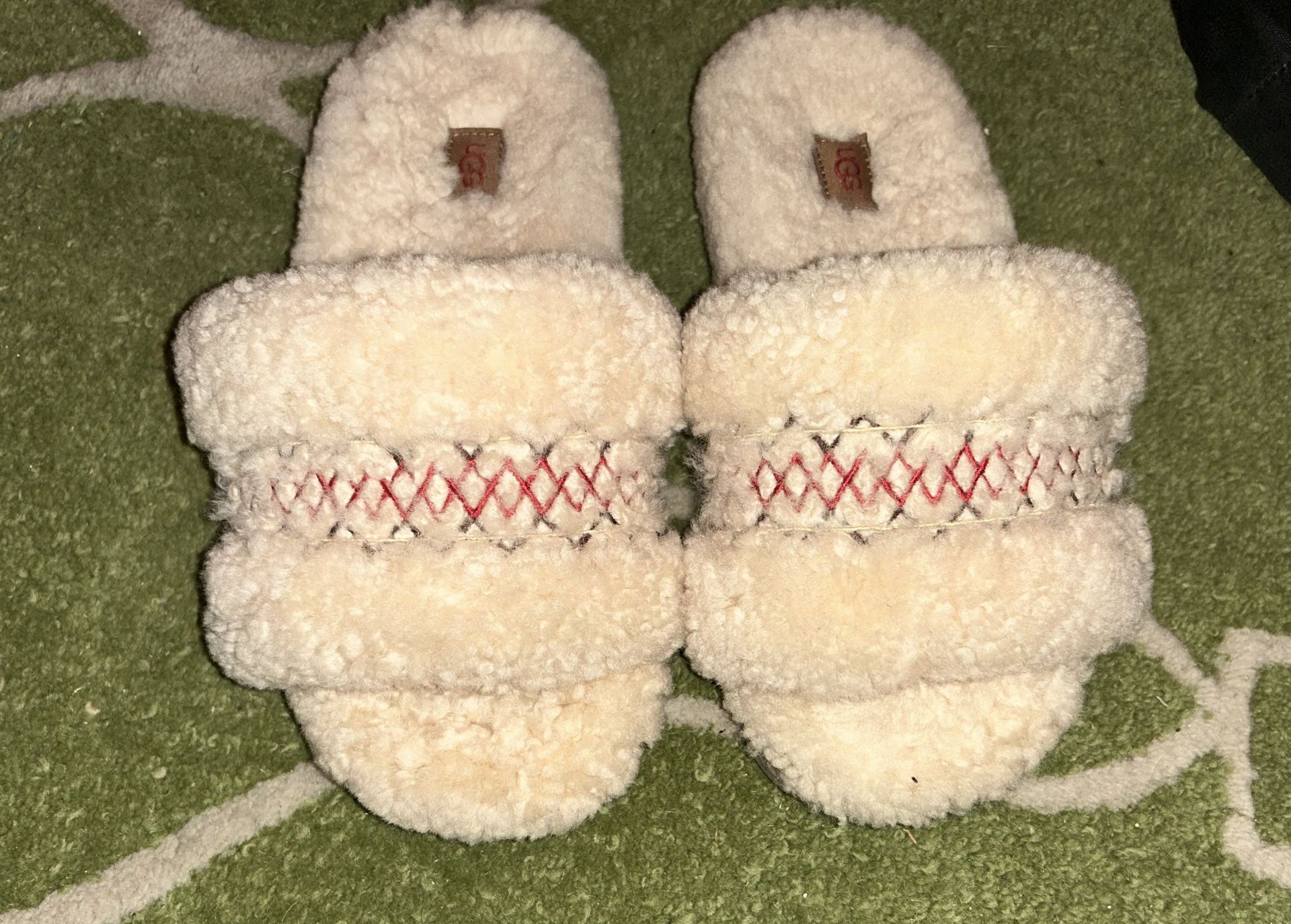 UGG Size 9 COZETTA SLIPPER/SLIDES