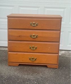 Vintage 4-Drawer Wood Dresser / Chest