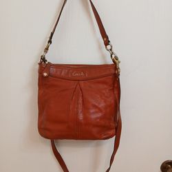 Vintage Coach Coral Orange Leather Hobo Satchel Bag. 