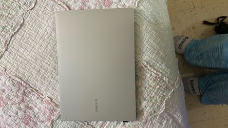 Galaxy book go laptop Like New
