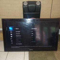 Samsung 40 in Smart TV for Sale.  