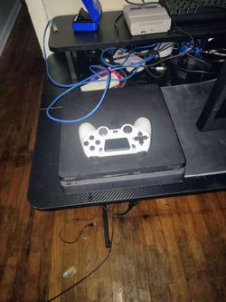Ps4 pro console 40inch tv and Vizio soundbar