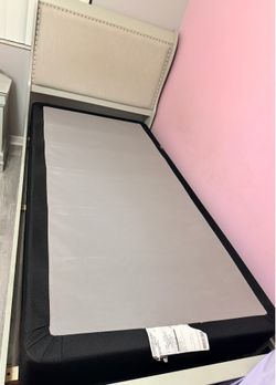 Rooms To Go twin bed