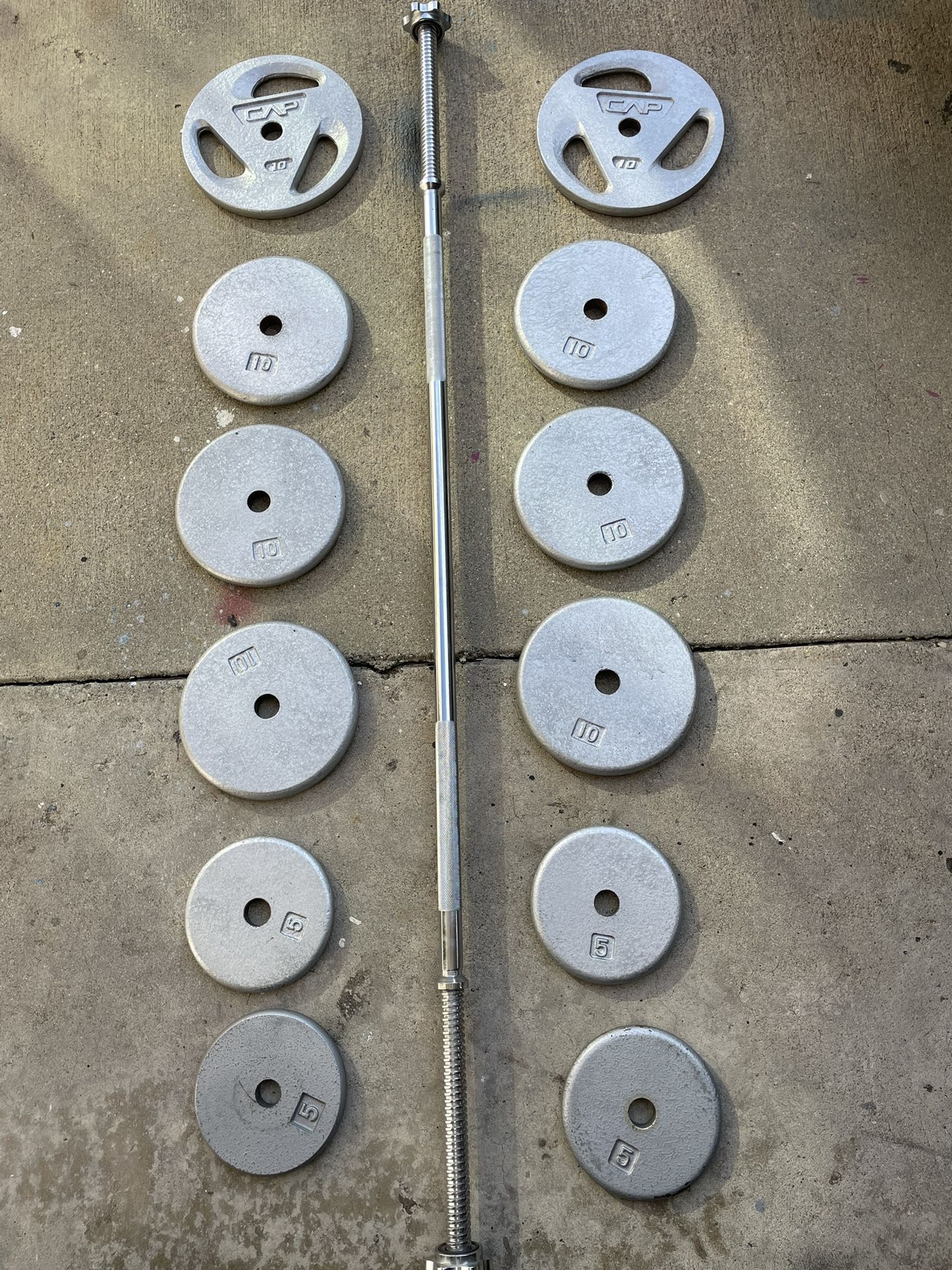 Weights Plates. / Bar. 90 Dollars