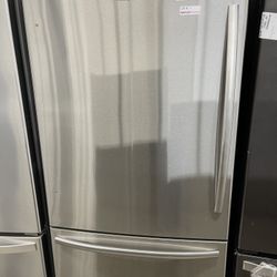 Hisense Bottom Freezer In Stainless Steel New Open Box