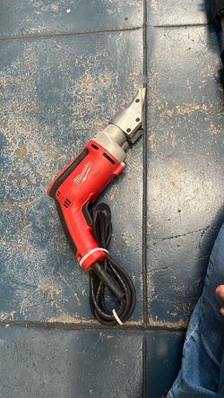 Milwaukee swivel head shear