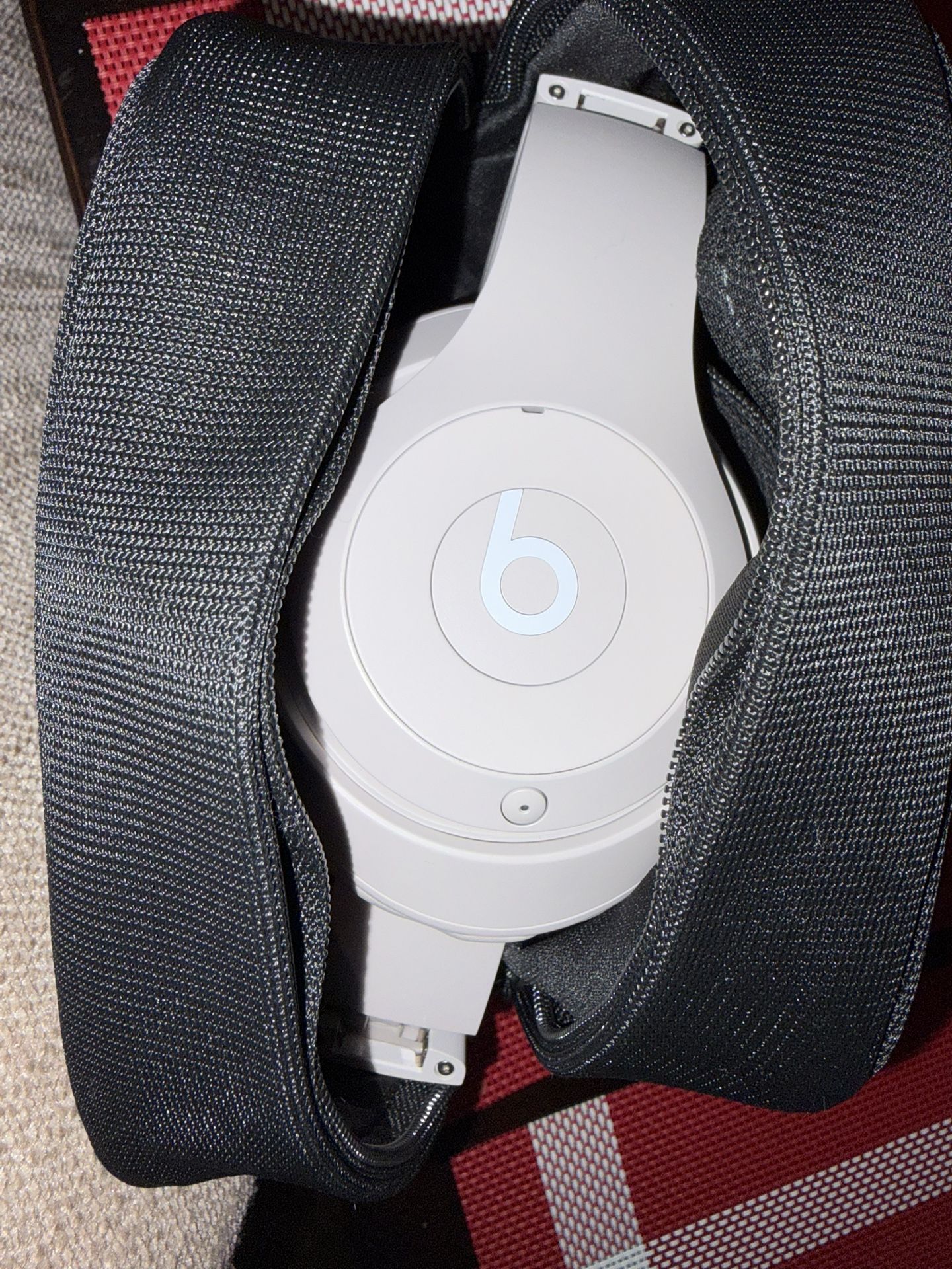 Beat Studio Pro Sandstone