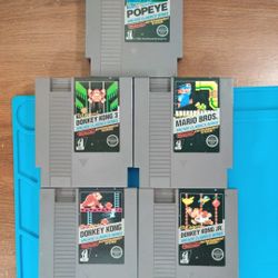 Vtg NES  Black‑Box Lot With Light gun Included 
